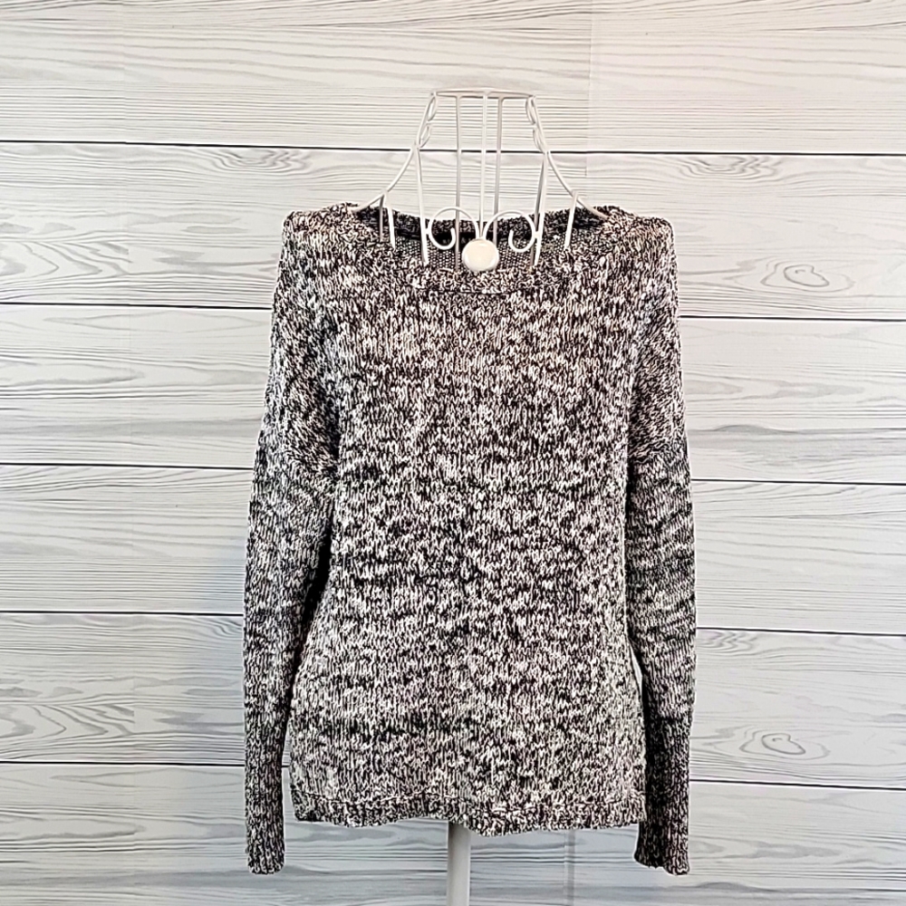 Rock & Republic pullover sweater in a marled black and white Size M